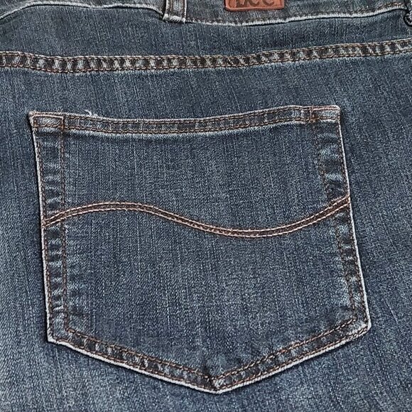 Lee Women's Relaxed Fit Straight Leg Jean  - Size 24 - Picture 6 of 12